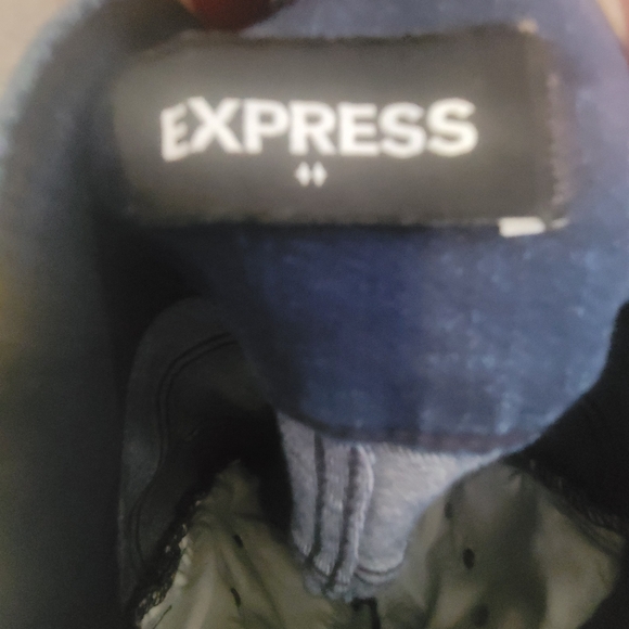 EXPRESS  SAILOR HIGH WAISTED ANKLE JEANS WITH SILVER BUTTON DETAIL SIZE 2 - Picture 5 of 5